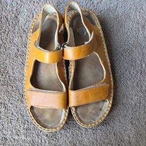 Naot Women's Tan Leather Sandals